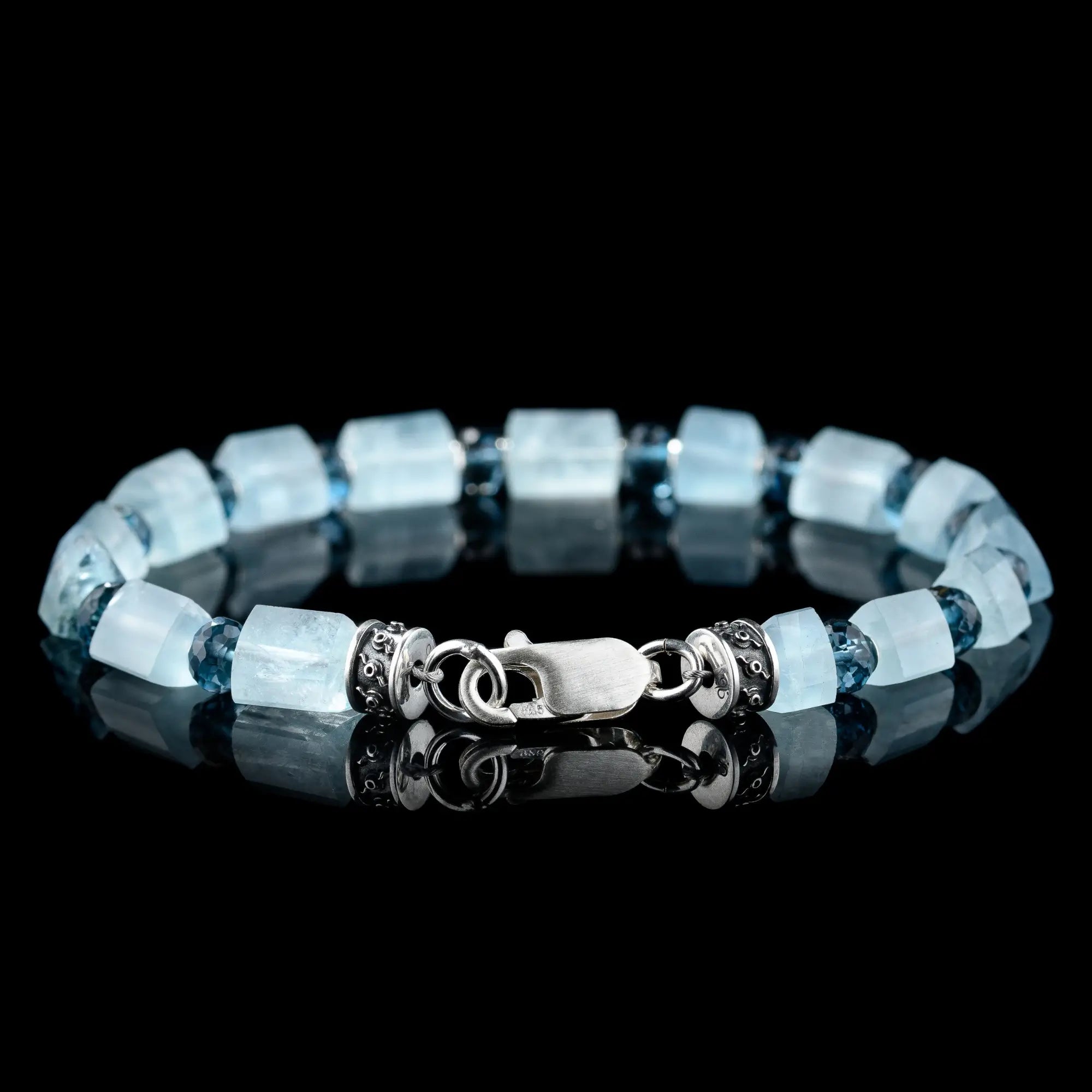 Aquamarine - London Blue Topaz Bracelet II (6mm)