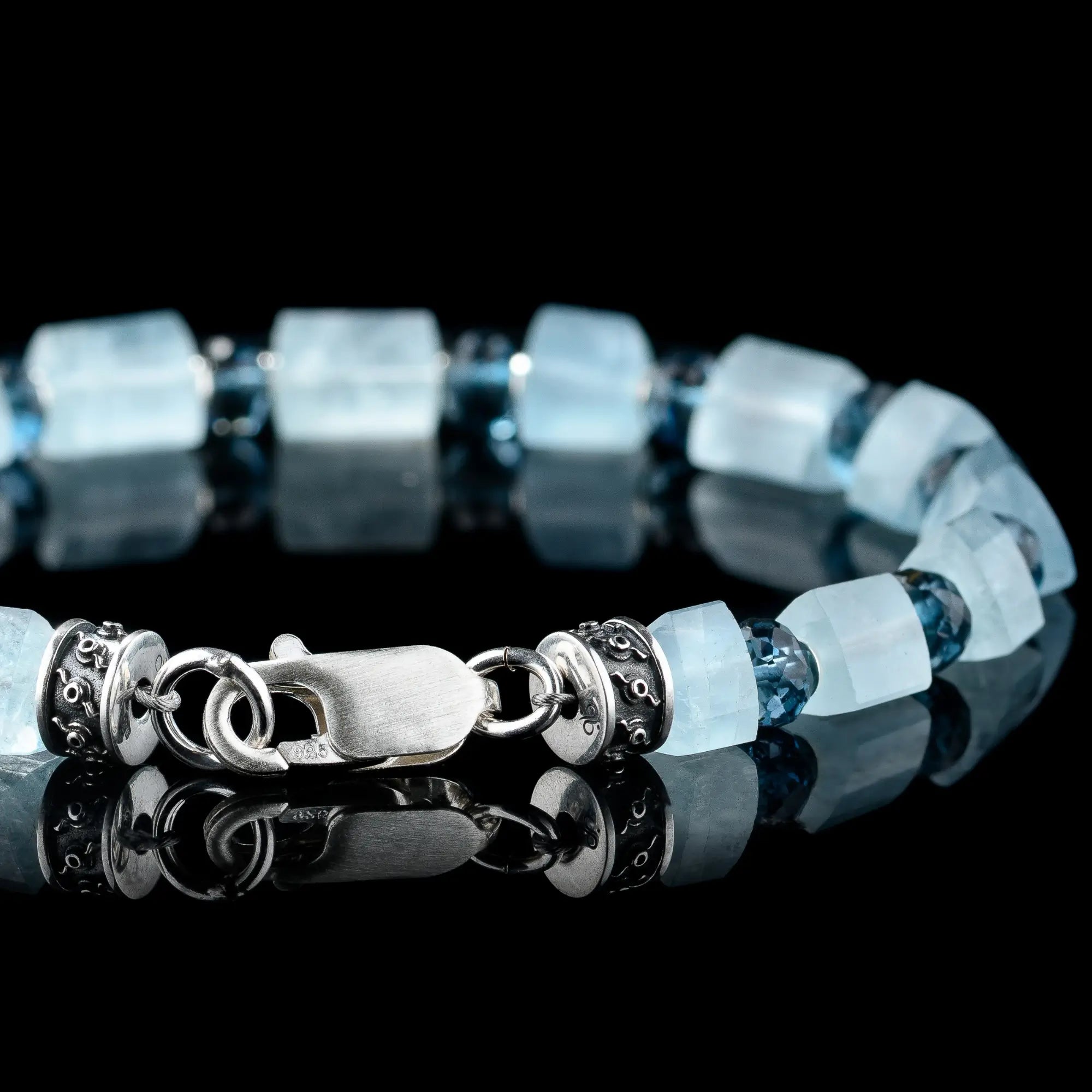 Aquamarine - London Blue Topaz Bracelet II (6mm)