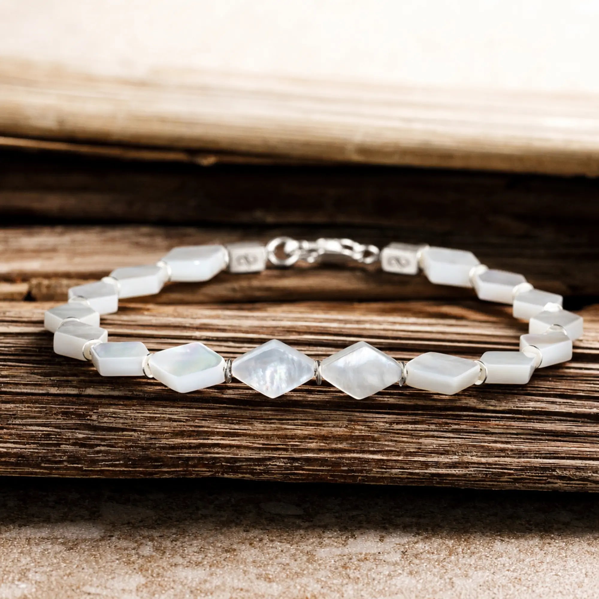 Silver Lip Oyster Bracelet I (10x7mm)