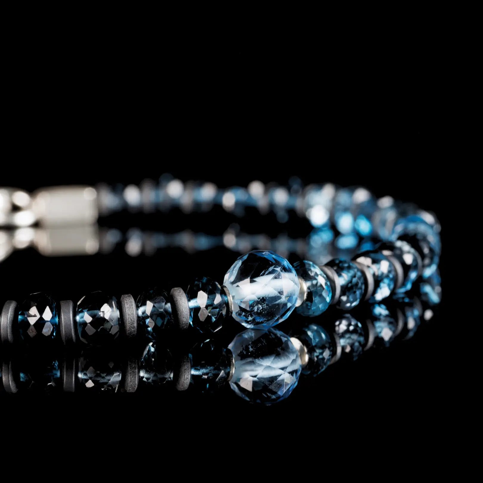 Aquamarine - London Blue Topaz Bracelet 2.5 carat (5-7mm)