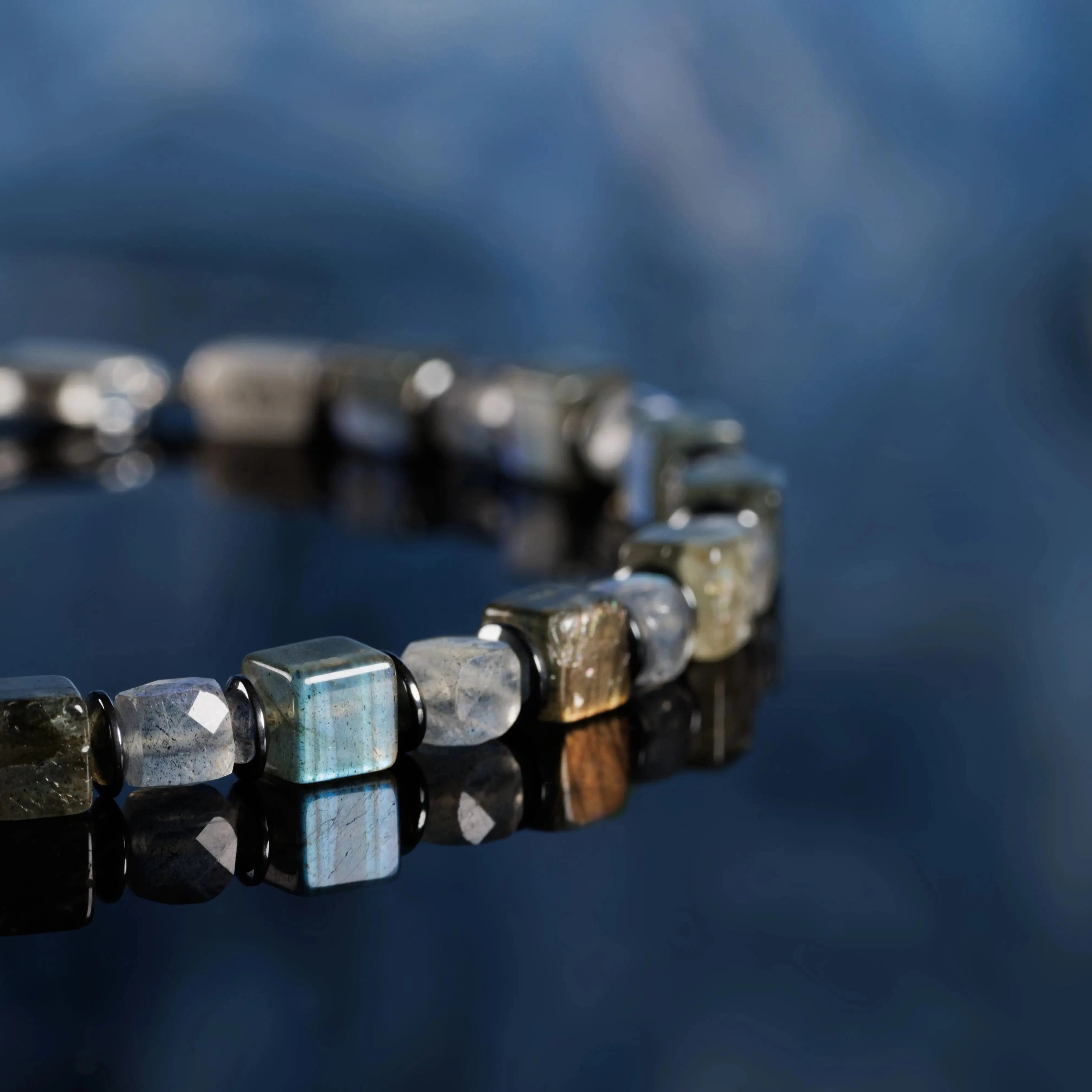 Labradorite Cube Bracelet II (4-4.5mm)