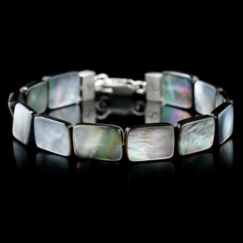 Black lip oyster bracelet for men. 14x10mm shell tiles. Aurum Brothers.